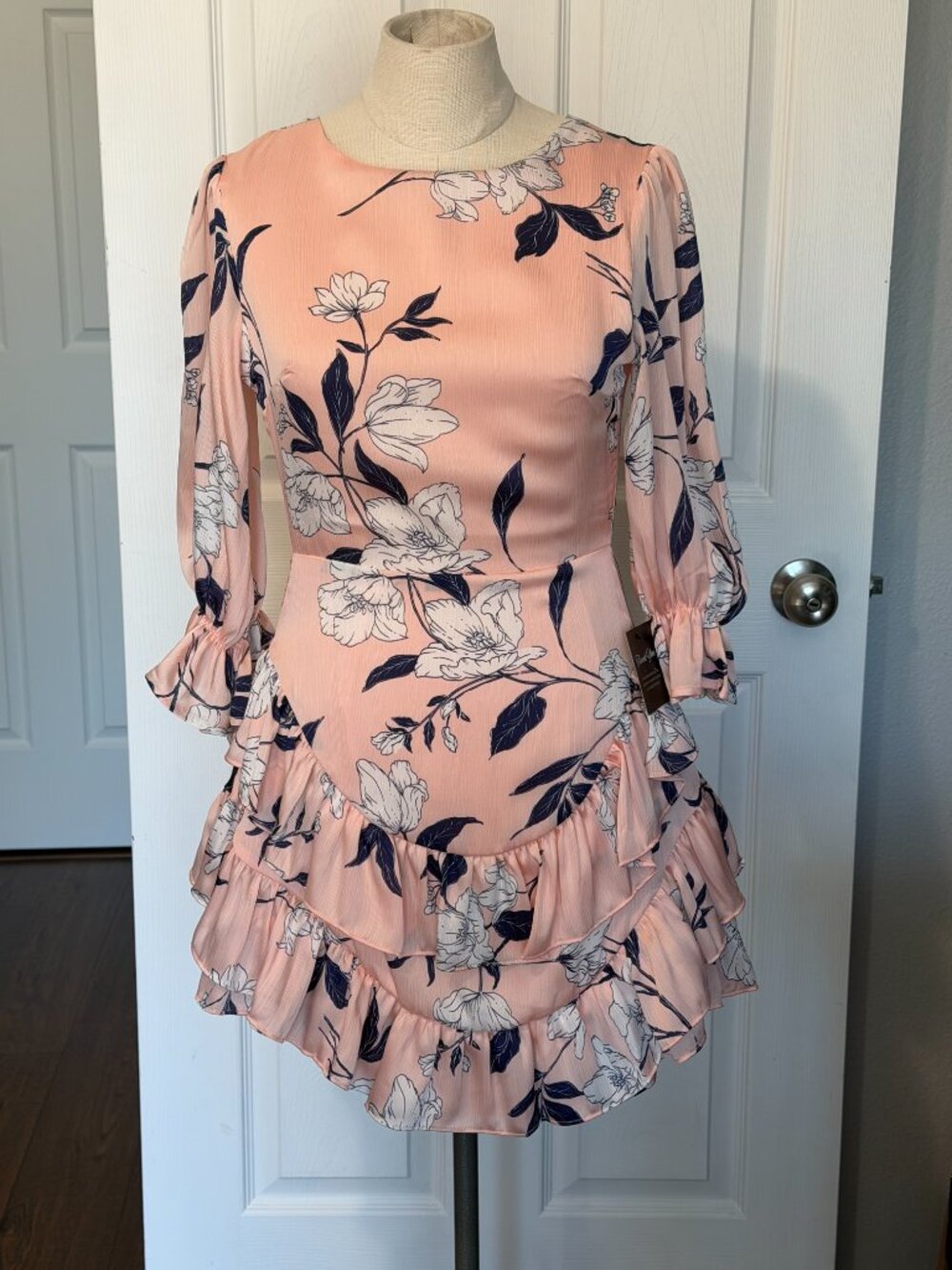Soieblu Pink Floral Ruffle Mini Dress Women's Small Puff Sleeve Open Back